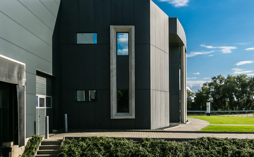 Convenient elegance  Lobo Warehouse and Offices Pozna?, Poland